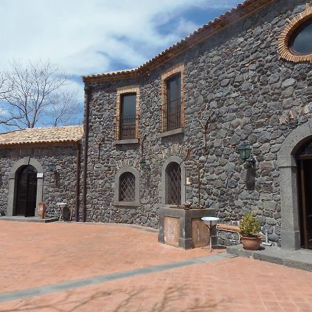 ホテル Le Cisterne Dell'Etna Calcerana-Marina エクステリア 写真