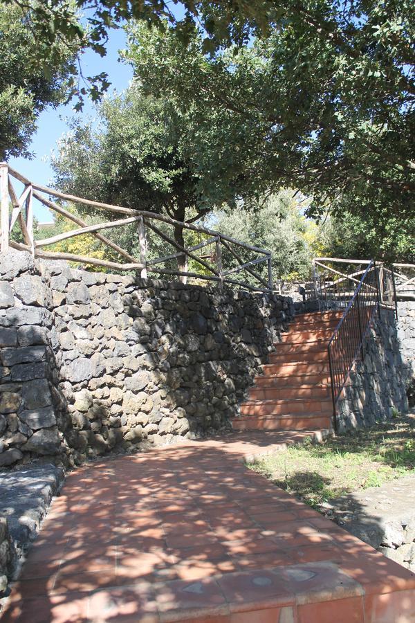 ホテル Le Cisterne Dell'Etna Calcerana-Marina エクステリア 写真